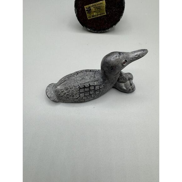 Hand Made in Canada " A Wolf Original " Soapstone Loon And Chick Figurine - Picture 11 of 12